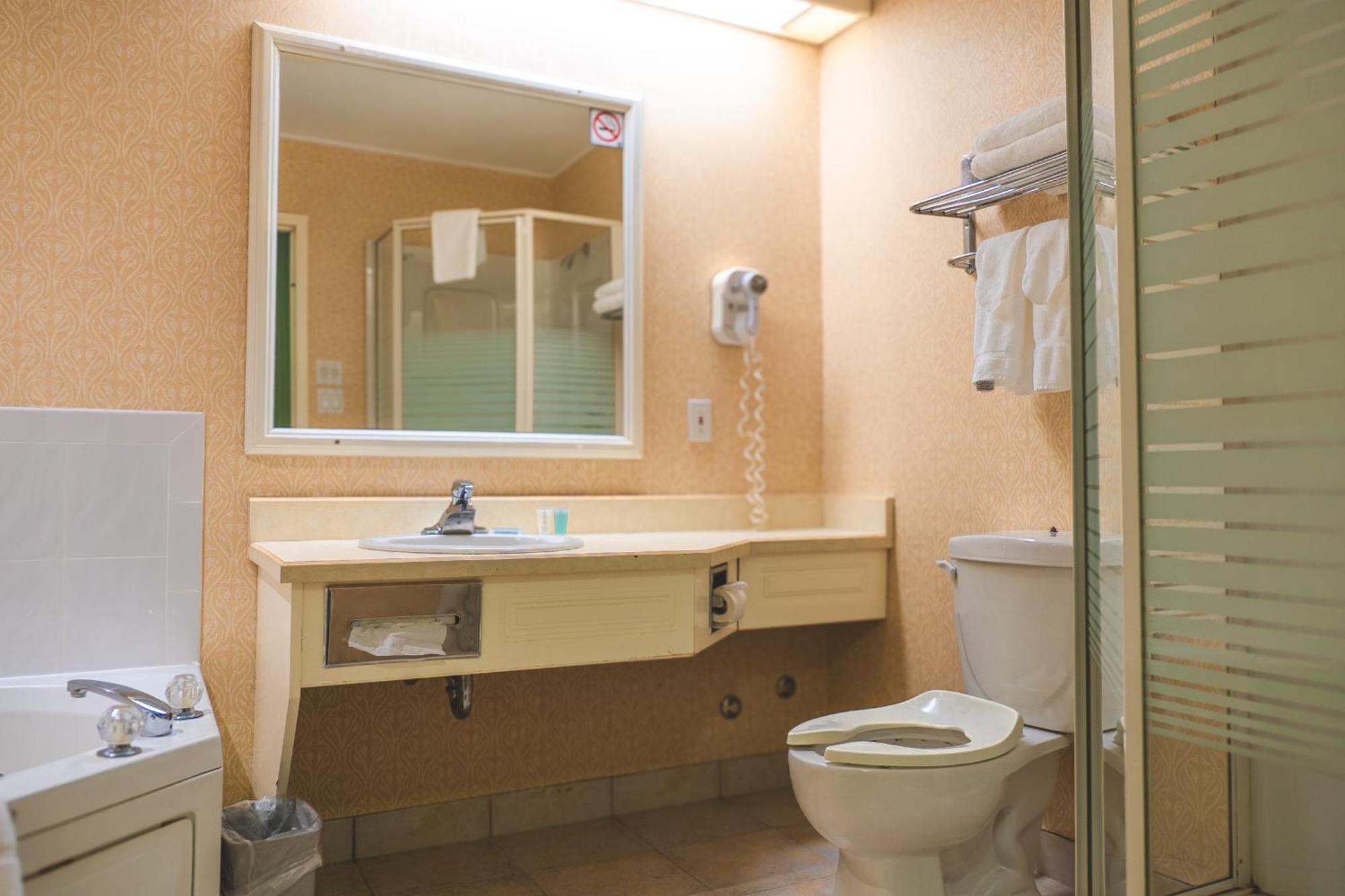 גרימסבי The Casablanca Hotel מראה חיצוני תמונה